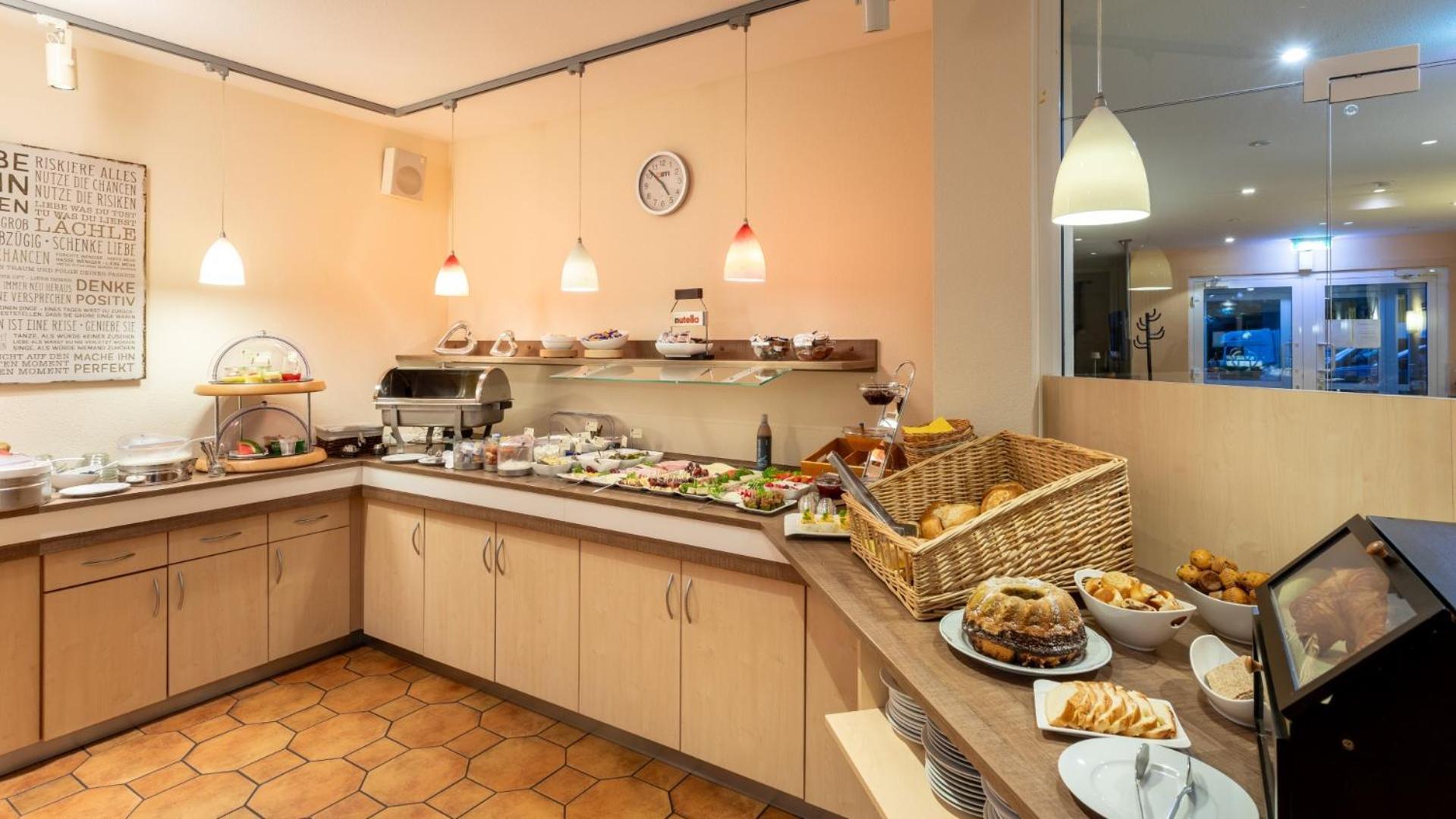 Hotel Montana Diemelstadt Ngoại thất bức ảnh